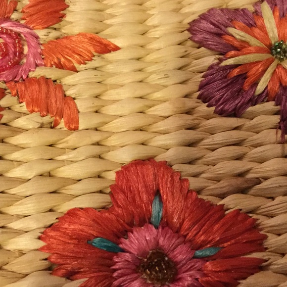 Unique woven cornhusk handbag - Picture 4 of 4